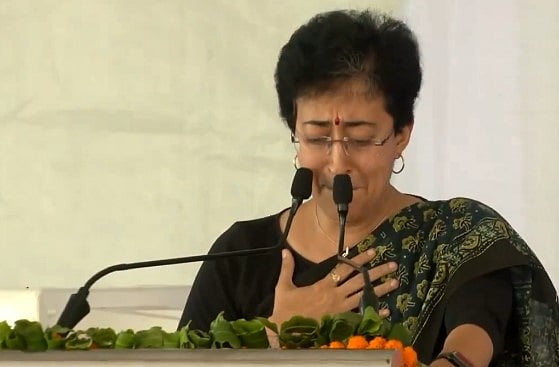 X/ANI : AAP leader Atishi broke down while speaking on Manish Sisodia's bail